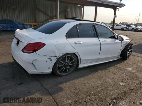 ✅ 2018 Mercedes-Benz C 43 AMG • VIN: 55SWF6EB6JU275489 • Lot: 67980455. Wystawiony na Copart z przebiegiem 72 786 mil. Bezpłatny archiwum sprzedaży aukcyjnych z USA i szczegółowy raport historii pojazdu na DreamBid. Zdjęcie 3.