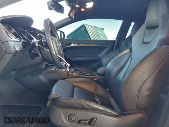 ✅ 2012 Audi S5 Premium Plus • VIN: WAUCVAFR1CA013734 • Лот: 94081655. Опубликован ранее на Copart с пробегом 52 434 миль. Бесплатный доступ к архиву аукционных продаж из США и подробный отчёт об истории автомобиля на DreamBid. Изображение 7.