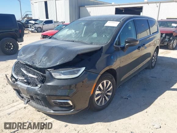✅ 2023 Chrysler Pacifica Hybrid Touring L • VIN: 2C4RC1L75PR611901 • Lot: 41510935. Listed on IAAI with 44,156 mi. Free auction sales archive from the USA and detailed vehicle history report at DreamBid. Image 2.
