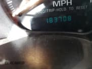 ✅ 2002 Chevrolet S-10 LS • VIN: 1GCDT13W12K171152 • Лот: 54494335. Опубликован ранее на Copart с пробегом 183 708 миль. Бесплатный доступ к архиву аукционных продаж из США и подробный отчёт об истории автомобиля на DreamBid. Изображение 9.