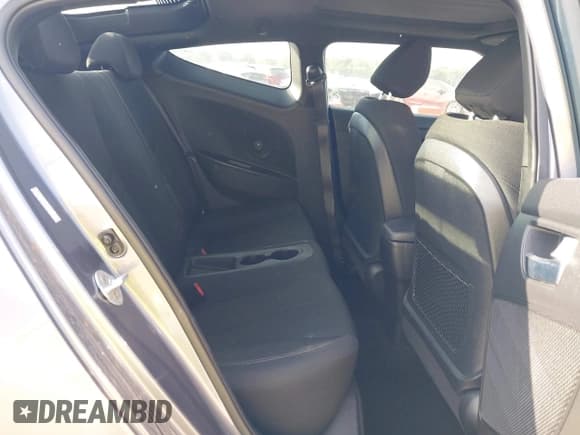 ✅ 2017 Hyundai Veloster Value Edition • VIN: KMHTC6AD4HU320608 • Lot: 43344961. Wystawiony na IAAI z przebiegiem 91 328 mil. Bezpłatny archiwum sprzedaży aukcyjnych z USA i szczegółowy raport historii pojazdu na DreamBid. Zdjęcie 8.