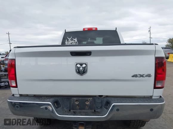 ✅ 2015 Ram 2500 Tradesman • VIN: 3C6UR5CL1FG646962 • Lot: 43740522. Listed on IAAI with 85,484 mi. Free auction sales archive from the USA and detailed vehicle history report at DreamBid. Image 17.