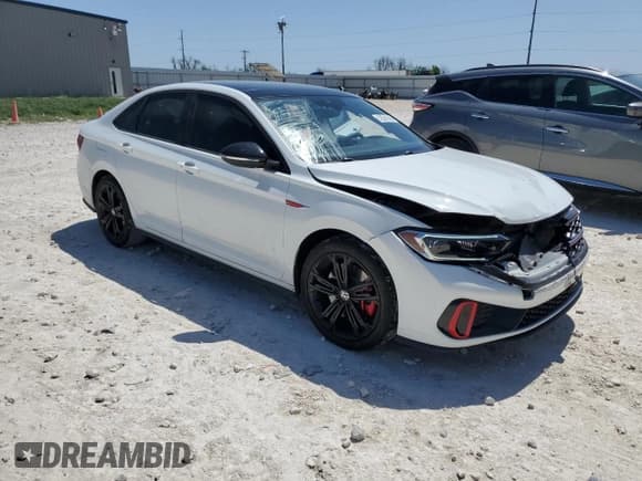 ✅ 2022 Volkswagen Jetta Autobahn • VIN: 3VW2T7BUXNM016765 • Lot: 52581365. Wystawiony na Copart z przebiegiem 24 228 mil. Bezpłatny archiwum sprzedaży aukcyjnych z USA i szczegółowy raport historii pojazdu na DreamBid. Zdjęcie 4.