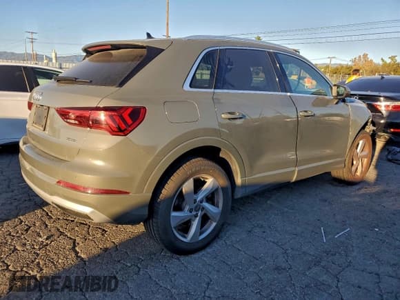 ✅ 2020 Audi Q3 Premium • VIN: WA1AECF34L1061305 • Lot: 95928365. Wystawiony na Copart z przebiegiem 49 629 mil. Bezpłatny archiwum sprzedaży aukcyjnych z USA i szczegółowy raport historii pojazdu na DreamBid. Zdjęcie 3.