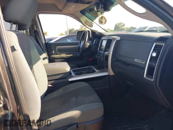 ✅ 2016 Ram 1500 Big Horn • VIN: 1C6RR7LT7GS133078 • Lot: 43164307. Wystawiony na IAAI z przebiegiem 203 544 mil. Bezpłatny archiwum sprzedaży aukcyjnych z USA i szczegółowy raport historii pojazdu na DreamBid. Zdjęcie 5.