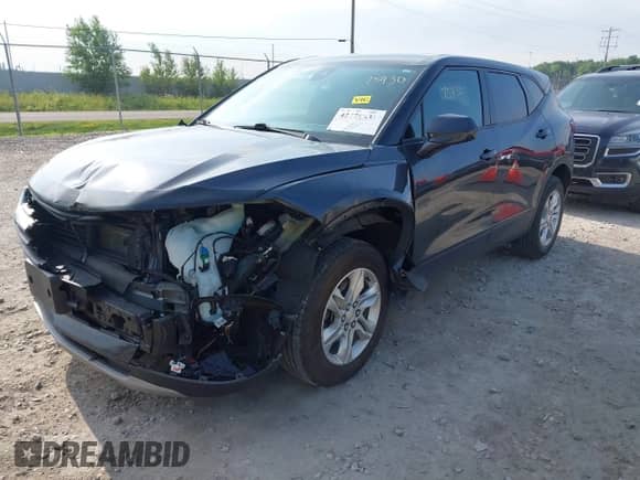 2021 Chevrolet Blazer LT z VIN 3GNKBHR42MS587363, wystawiony jako IAAI lot #42775430 z przebiegiem 60 610 mil mil oraz . Historia ofert i sprzedaży dostępna na DreamBid. Obrazek 2.