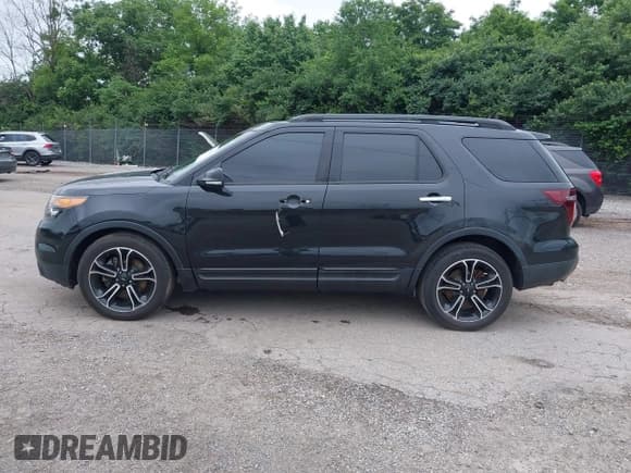 ✅ 2014 Ford Explorer Sport • VIN: 1FM5K8GT2EGA25894 • Lot: 42473484. Wystawiony na IAAI z przebiegiem 137 454 mil. Bezpłatny archiwum sprzedaży aukcyjnych z USA i szczegółowy raport historii pojazdu na DreamBid. Zdjęcie 15.