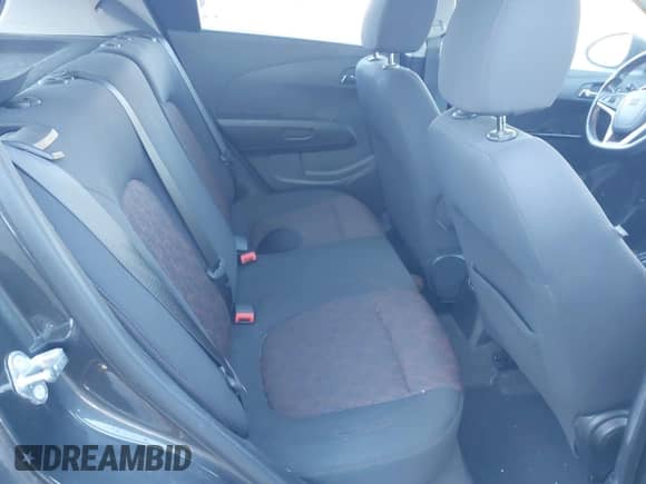 2018 Chevrolet Sonic LT с VIN 1G1JD6SG0J4102813, выставлен на аукционе IAAI как лот 43534007 с пробегом 103 711 миль миль и . История ставок и продаж доступна на DreamBid. Изображение 8.