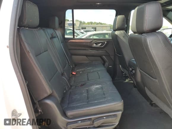 ✅ 2021 Chevrolet Suburban RST • VIN: 1GNSKEKD1MR390115 • Lot: 73106224. Wystawiony na Copart z przebiegiem 51 308 mil. Bezpłatny archiwum sprzedaży aukcyjnych z USA i szczegółowy raport historii pojazdu na DreamBid. Zdjęcie 11.