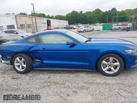 ✅ 2017 Ford Mustang V6 • VIN: 1FA6P8AM7H5275715 • Лот: 42213539. Опубликован ранее на IAAI с пробегом 121 843 миль. Бесплатный доступ к архиву аукционных продаж из США и подробный отчёт об истории автомобиля на DreamBid. Изображение 14.