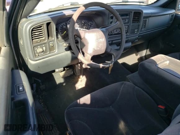 ✅ 2000 GMC Sierra 1500 SL • VIN: 1GTEC14W5YE256697 • Lot: 78474714. Listed on Copart with 270,859 mi. Free auction sales archive from the USA and detailed vehicle history report at DreamBid. Image 8.