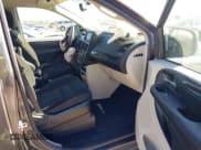 ✅ 2017 Dodge Grand Caravan SE Plus • VIN: 2C4RDGBG5HR835057 • Lot: 43533116. Wystawiony na IAAI z przebiegiem 59 769 mil. Bezpłatny archiwum sprzedaży aukcyjnych z USA i szczegółowy raport historii pojazdu na DreamBid. Zdjęcie 5.