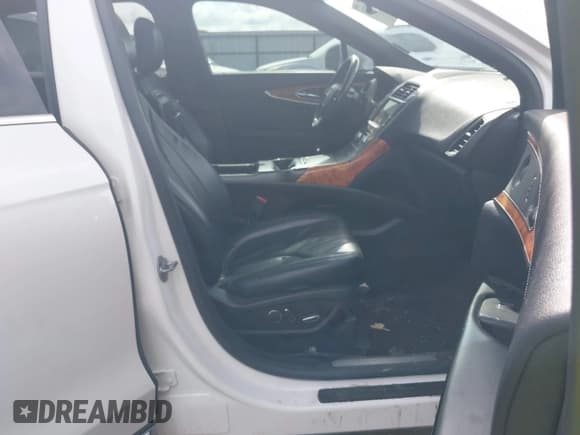 ✅ 2019 Lincoln Nautilus Reserve • VIN: 2LMPJ8L98KBL37554 • Лот: 42831333. Опубликован ранее на IAAI с пробегом 84 260 миль. Бесплатный доступ к архиву аукционных продаж из США и подробный отчёт об истории автомобиля на DreamBid. Изображение 5.