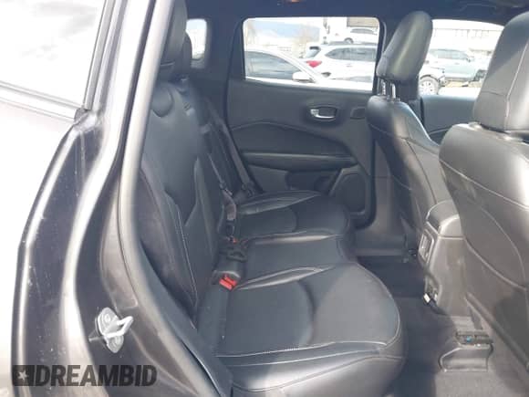 2021 Jeep Compass 80th Anniversary z VIN 3C4NJCEB7MT596909, wystawiony jako IAAI lot #41376547 z przebiegiem 54 058 mil mil oraz . Historia ofert i sprzedaży dostępna na DreamBid. Obrazek 8.