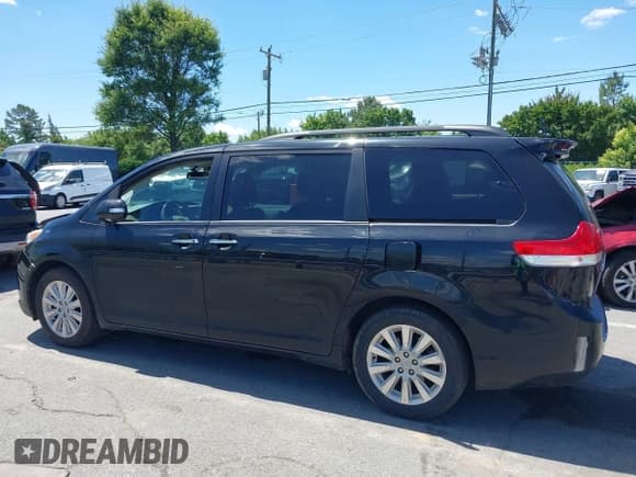 ✅ 2013 Toyota Sienna XLE • VIN: 5TDDK3DC0DS051969 • Лот: 42344494. Опубликован ранее на IAAI с пробегом 166 890 миль. Бесплатный доступ к архиву аукционных продаж из США и подробный отчёт об истории автомобиля на DreamBid. Изображение 14.