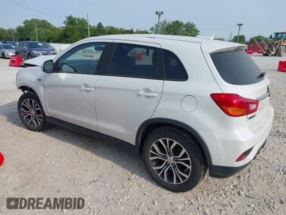 ✅ 2018 Mitsubishi Outlander ES • VIN: JA4AR3AU3JU016906 • Лот: 42414029. Опубликован ранее на IAAI с пробегом 94 574 миль. Бесплатный доступ к архиву аукционных продаж из США и подробный отчёт об истории автомобиля на DreamBid. Изображение 3.