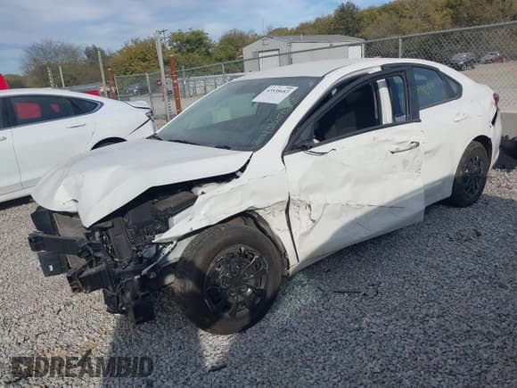 ✅ 2020 Kia Forte LXS • VIN: 3KPF24AD6LE207260 • Lot: 43538683. Wystawiony na IAAI z przebiegiem 57 640 mil. Bezpłatny archiwum sprzedaży aukcyjnych z USA i szczegółowy raport historii pojazdu na DreamBid. Zdjęcie 17.