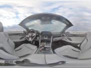 ✅ 2022 BMW M8 Competition • VIN: WBSDZ0C00NCJ20558 • Lot: 83057174. Wystawiony na Copart z przebiegiem Nie podano. Bezpłatny archiwum sprzedaży aukcyjnych z USA i szczegółowy raport historii pojazdu na DreamBid. Zdjęcie 12.