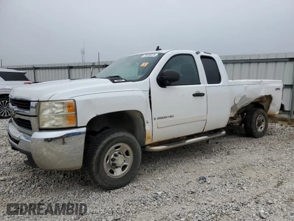 ✅ 2008 Chevrolet Silverado 2500HD Work Truck • VIN: 1GCHK29K18E116738 • Лот: 72018075. Опубликован ранее на Copart с пробегом 185 031 миль. Бесплатный доступ к архиву аукционных продаж из США и подробный отчёт об истории автомобиля на DreamBid. Изображение 1.