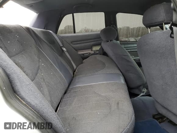 ✅ 1999 Ford Crown Victoria Police • VIN: 2FAFP71W8XX237354 • Лот: 79340304. Опубликован ранее на Copart с пробегом 198 482 миль. Бесплатный доступ к архиву аукционных продаж из США и подробный отчёт об истории автомобиля на DreamBid. Изображение 10.