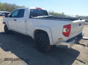 ✅ 2015 Toyota Tundra SR • VIN: 5TFUY5F19FX421139 • Лот: 41983587. Опубликован ранее на IAAI с пробегом 201 784 миль. Бесплатный доступ к архиву аукционных продаж из США и подробный отчёт об истории автомобиля на DreamBid. Изображение 3.