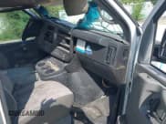 ✅ 2012 Chevrolet Express Cargo • VIN: 1GCWGFCA8C1181277 • Lot: 42538758. Wystawiony na IAAI z przebiegiem Nie podano. Bezpłatny archiwum sprzedaży aukcyjnych z USA i szczegółowy raport historii pojazdu na DreamBid. Zdjęcie 5.