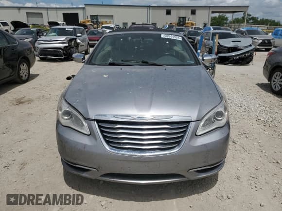 ✅ 2014 Chrysler 200 Limited • VIN: 1C3BCBFG4EN150367 • Лот: 60544925. Опубликован ранее на Copart с пробегом 86 392 миль. Бесплатный доступ к архиву аукционных продаж из США и подробный отчёт об истории автомобиля на DreamBid. Изображение 5.