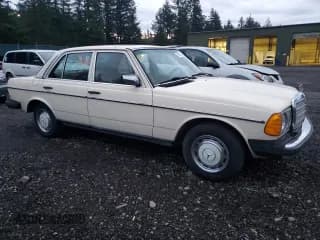 ✅ 1983 Mercedes-Benz 240 • VIN: WDBAB23A1DB374429 • Lot: 81855804. Wystawiony na Copart z przebiegiem 279 401 mil. Bezpłatny archiwum sprzedaży aukcyjnych z USA i szczegółowy raport historii pojazdu na DreamBid. Zdjęcie 4.