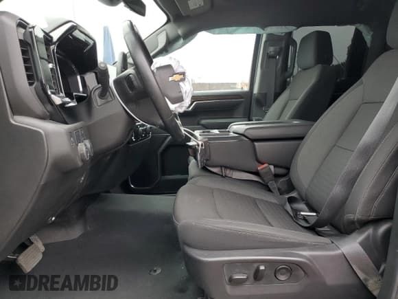 ✅ 2024 Chevrolet Silverado 1500 • VIN: 1GCRACE83RZ366886 • Лот: 55296925. Опубликован ранее на Copart с пробегом Не указан. Бесплатный доступ к архиву аукционных продаж из США и подробный отчёт об истории автомобиля на DreamBid. Изображение 7.