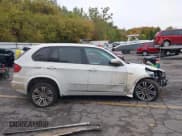 ✅ 2013 BMW X5 xDrive35i • VIN: 5UXZV4C56D0E03267 • Lot: 43450305. Wystawiony na IAAI z przebiegiem Nie podano. Bezpłatny archiwum sprzedaży aukcyjnych z USA i szczegółowy raport historii pojazdu na DreamBid. Zdjęcie 13.