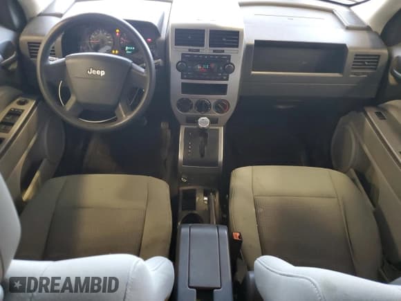 ✅ 2007 Jeep Patriot Sport • VIN: 1J8FF28W67D345719 • Lot: 42592055. Listed on Copart with 118,277 mi. Free auction sales archive from the USA and detailed vehicle history report at DreamBid. Image 8.
