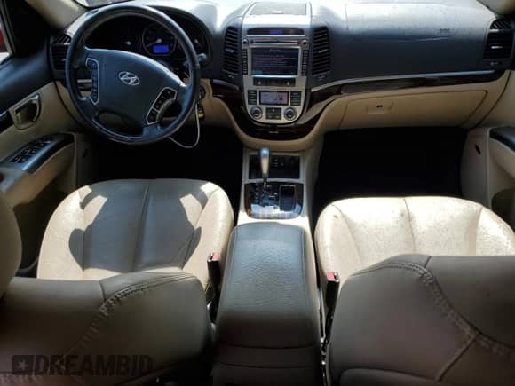 2011 Hyundai Santa Fe Limited с VIN 5XYZKDAG7BG064084, выставлен на аукционе Copart как лот 70747044 с пробегом 105 053 миль миль и Списание • Salvage title. История ставок и продаж доступна на DreamBid. Изображение 8.