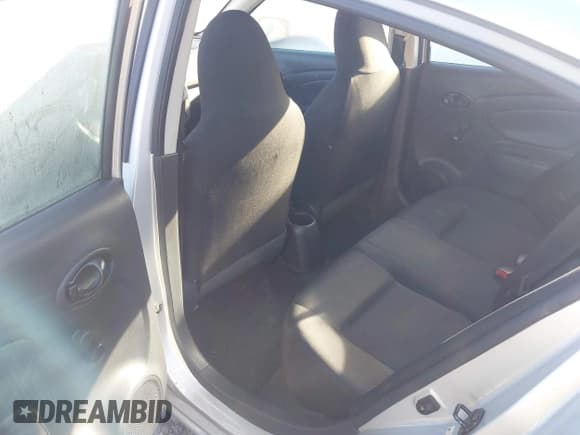 ✅ 2017 Nissan Versa S • VIN: 3N1CN7AP7HL856772 • Lot: 43612500. Wystawiony na IAAI z przebiegiem 103 331 mil. Bezpłatny archiwum sprzedaży aukcyjnych z USA i szczegółowy raport historii pojazdu na DreamBid. Zdjęcie 8.