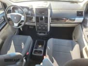 ✅ 2010 Dodge Grand Caravan SXT • VIN: 2D4RN5D11AR482917 • Лот: 89740315. Опубликован ранее на Copart с пробегом 249 343 миль. Бесплатный доступ к архиву аукционных продаж из США и подробный отчёт об истории автомобиля на DreamBid. Изображение 8.