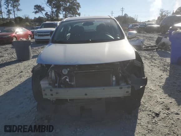 ✅ 2018 Nissan Versa SV • VIN: 3N1CN7AP9JL820300 • Lot: 92606495. Wystawiony na Copart z przebiegiem 69 488 mil. Bezpłatny archiwum sprzedaży aukcyjnych z USA i szczegółowy raport historii pojazdu na DreamBid. Zdjęcie 5.
