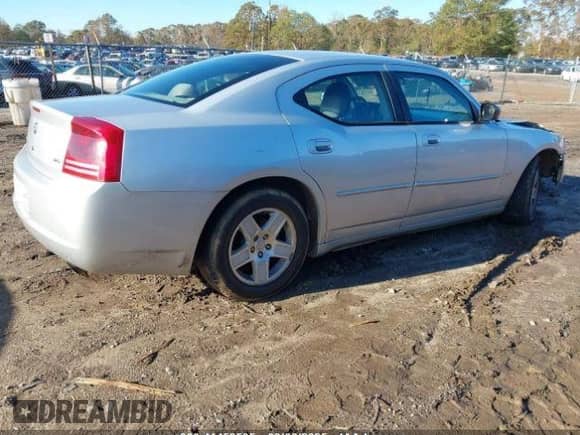 2007 Dodge Charger с VIN 2B3KA43G77H704774, выставлен на аукционе IAAI как лот 41459595 с пробегом Не указан миль и . История ставок и продаж доступна на DreamBid. Изображение 4.