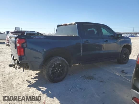 ✅ 2023 Chevrolet Silverado 1500 LT Trail Boss • VIN: 3GCUDFE86PG105669 • Lot: 86084714. Wystawiony na Copart z przebiegiem 59 361 mil. Bezpłatny archiwum sprzedaży aukcyjnych z USA i szczegółowy raport historii pojazdu na DreamBid. Zdjęcie 3.