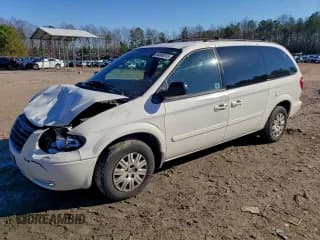 ✅ 2005 Chrysler Town & Country LX • VIN: 2C4GP44R65R180169 • Лот: 94880015. Опубликован ранее на Copart с пробегом 190 241 миль. Бесплатный доступ к архиву аукционных продаж из США и подробный отчёт об истории автомобиля на DreamBid. Изображение 1.
