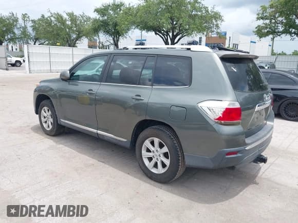 ✅ 2013 Toyota Highlander • VIN: 5TDZA3EH8DS032914 • Lot: 42657081. Listed on IAAI with 172,420 mi. Free auction sales archive from the USA and detailed vehicle history report at DreamBid. Image 3.