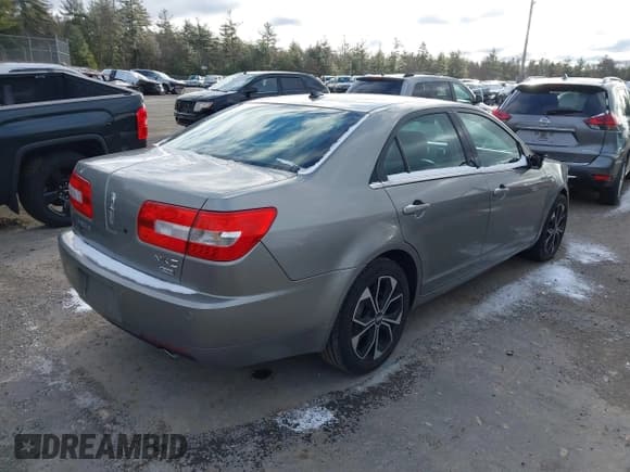 ✅ 2008 Lincoln MKZ • VIN: 3LNHM28T68R637192 • Lot: 43701353. Listed on IAAI with 152,676 mi. Free auction sales archive from the USA and detailed vehicle history report at DreamBid. Image 4.