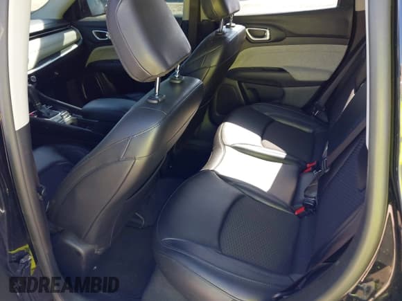 ✅ 2022 Jeep Compass Latitude • VIN: 3C4NJCBB6NT213452 • Lot: 42559226. Listed on IAAI with 78,025 mi. Free auction sales archive from the USA and detailed vehicle history report at DreamBid. Image 8.