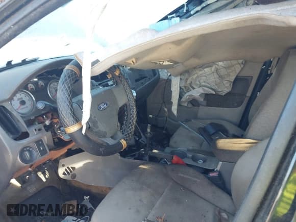 ✅ 2010 Ford Focus S • VIN: 1FAHP3EN0AW246605 • Лот: 43804518. Опубликован ранее на IAAI с пробегом Не указан. Бесплатный доступ к архиву аукционных продаж из США и подробный отчёт об истории автомобиля на DreamBid. Изображение 6.