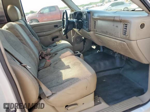 2002 Chevrolet Silverado 1500 с VIN 1GCEC14W42Z322785, выставлен на аукционе Copart как лот 81388455 с пробегом 380 228 миль миль и Списание • Salvage title. История ставок и продаж доступна на DreamBid. Изображение 10.