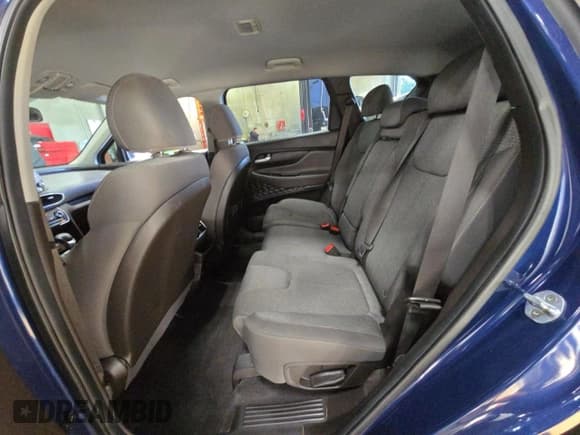 ✅ 2019 Hyundai Santa Fe SE • VIN: 5NMS2CAD0KH114542 • Lot: 92744135. Listed on Copart with 93,947 mi. Free auction sales archive from the USA and detailed vehicle history report at DreamBid. Image 6.