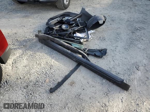 ✅ 2015 Chevrolet Volt • VIN: 1G1RB6E42FU122725 • Lot: 72757604. Wystawiony na Copart z przebiegiem 144 261 mil. Bezpłatny archiwum sprzedaży aukcyjnych z USA i szczegółowy raport historii pojazdu na DreamBid. Zdjęcie 13.