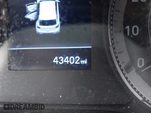 ✅ 2021 Hyundai Venue SEL • VIN: KMHRC8A3XMU063817 • Lot: 42090521. Listed on IAAI with 43,402 mi. Free auction sales archive from the USA and detailed vehicle history report at DreamBid. Image 16.