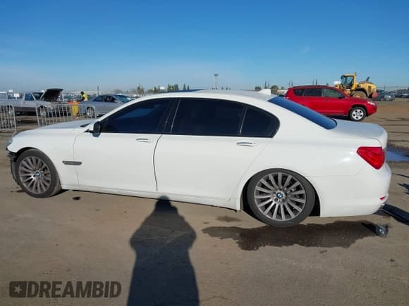 ✅ 2012 BMW 7 Series 750Li • VIN: WBAKB8C58CC964225 • Лот: 41228368. Опубликован ранее на IAAI с пробегом 94 583 миль. Бесплатный доступ к архиву аукционных продаж из США и подробный отчёт об истории автомобиля на DreamBid. Изображение 15.