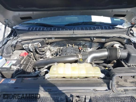 ✅ 2021 Ford Expedition Limited • VIN: 1FMJU1KT0MEA56014 • Lot: 43250236. Wystawiony na IAAI z przebiegiem 82 950 mil. Bezpłatny archiwum sprzedaży aukcyjnych z USA i szczegółowy raport historii pojazdu na DreamBid. Zdjęcie 10.