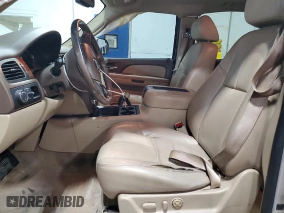 ✅ 2007 GMC Yukon XL SLT • VIN: 1GKFC16007J172052 • Lot: 71859345. Listed on Copart with Not provided. Free auction sales archive from the USA and detailed vehicle history report at DreamBid. Image 7.