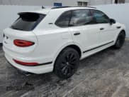 ✅ 2021 Bentley Bentayga V8 • VIN: SJAAM2ZV9MC036858 • Lot: 41018244. Wystawiony na Copart z przebiegiem 29 054 mil. Bezpłatny archiwum sprzedaży aukcyjnych z USA i szczegółowy raport historii pojazdu na DreamBid. Zdjęcie 3.